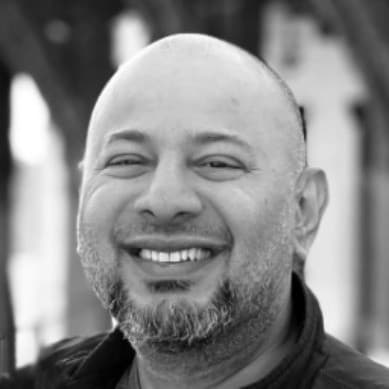 Head shot of Ajay Karat